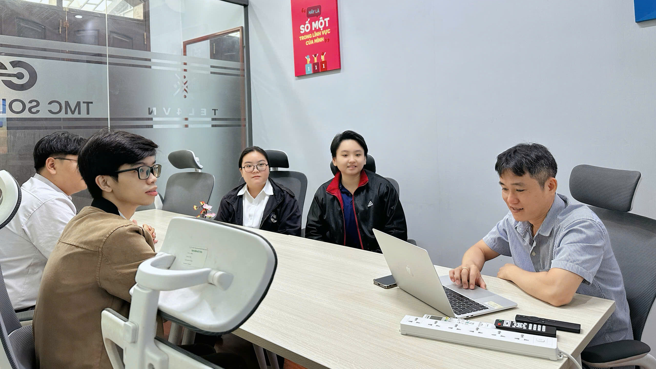 TEL4VN đồng hành cùng sinh viên TDTU và PTIT trong kỳ thực tập thực tế